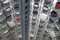 缺席向前，鲁迪在同一平台挥舞耀武扬威：火箭燃放公牛惊叹